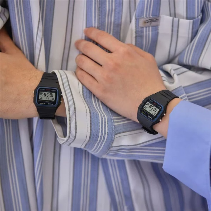 Casio F-91W-1 Fashion Retro Sm - огляд і ціна Watch Display Pillow